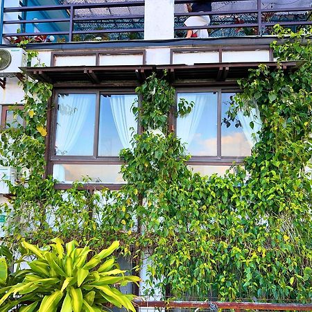Cabins By Eco Hotels Тагайтай Экстерьер фото
