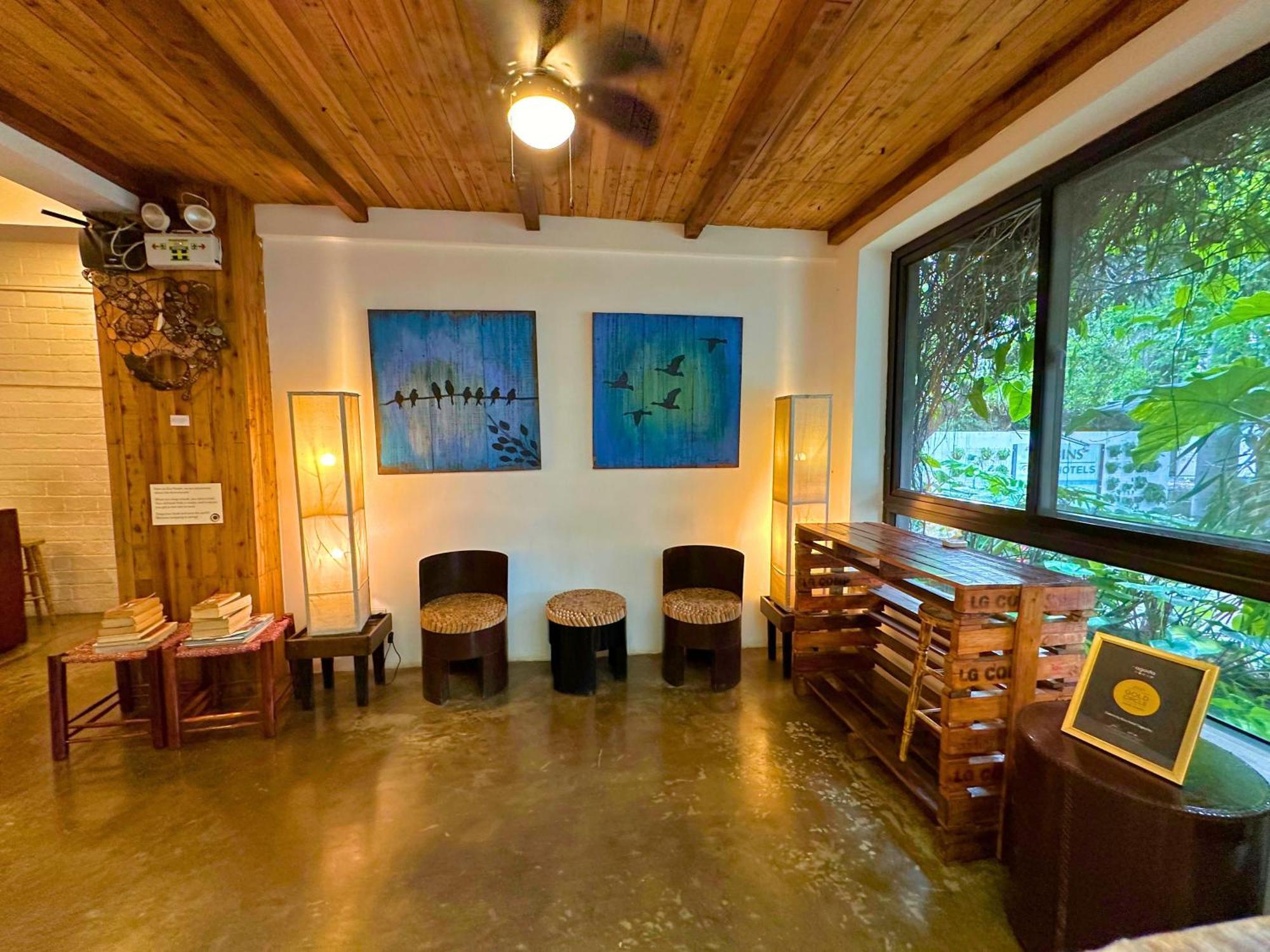 Cabins By Eco Hotels Тагайтай Экстерьер фото